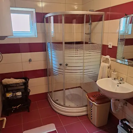 Orijent * كولين فاكوف